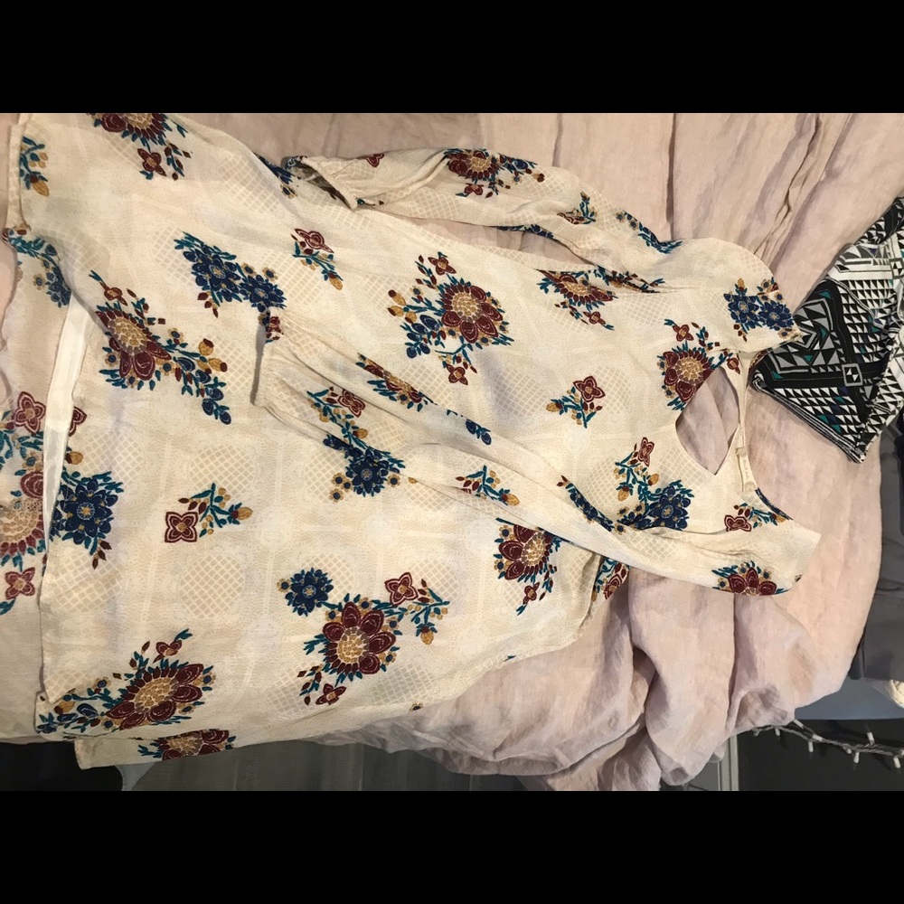 Floral dress, only worn once!!!